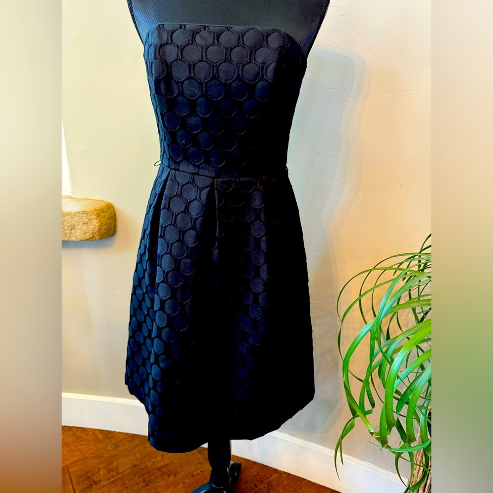 White House Black Market Strapless Dress (Size 2) Preowned/Good Condition!